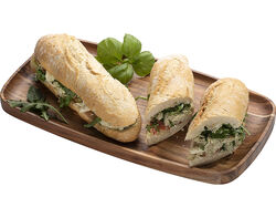 Imagem do produto baguete rústica com frango e pesto un